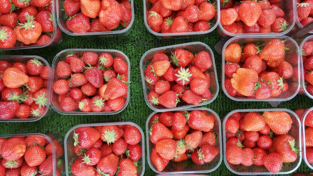 The Best Way to Clean Your Strawberries and Keep Them Fresh